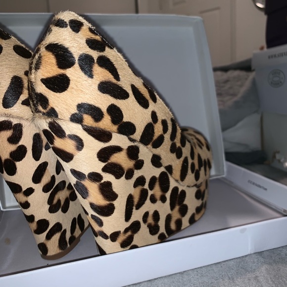 Cheetah print heels - Picture 4 of 4